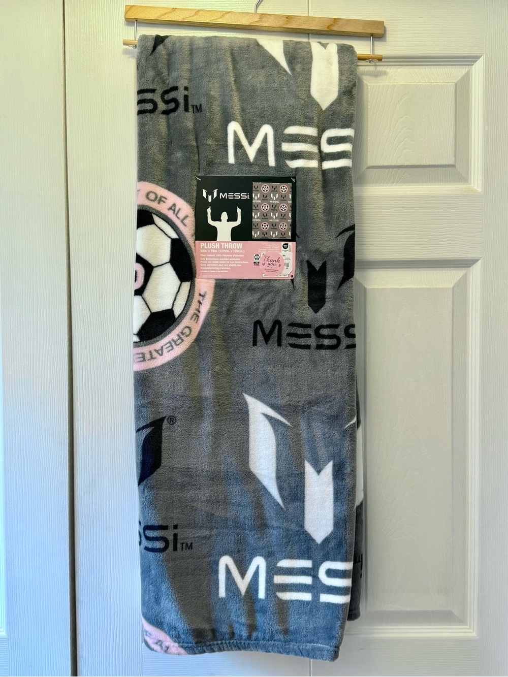 Argentina Messi Plush Throw Blanket - Gray with Pink & White Accents
